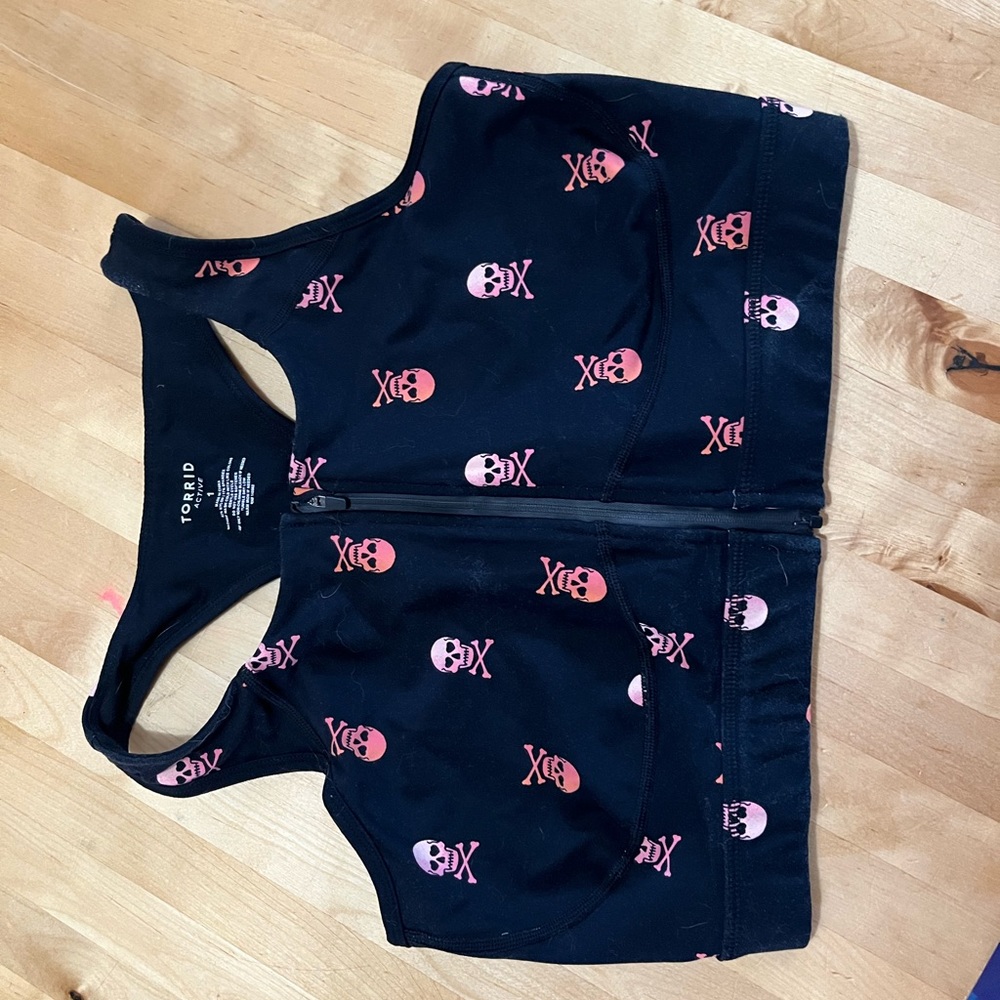 Torrid Active Size 1 Betsey Johnson Sports Bra